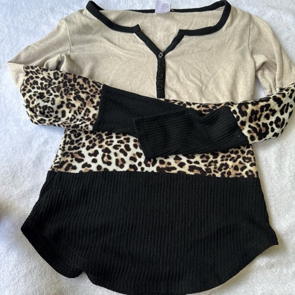 No Boundaries Beige and Black Leopard Print Blouse - Picture 5 of 9